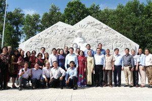 Lãnh đạo Trung ương và Tây Ninh tham quan di tích Địa điểm lưu niệm Trường nội trú Hoàng Lê Kha